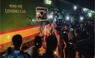 কালুরঘাট সেতুতে ট্রেন-অটোরিকশা-প্রাইভেটকার সংঘর্ষে শিশুসহ নিহত ৩