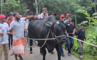 ১০ লাখ টাকার উপহার ফিরিয়ে যা বললেন খালেদা জিয়া