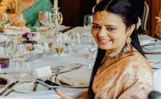 মহুয়া-কে বিয়ে করেছেন পিনাকী