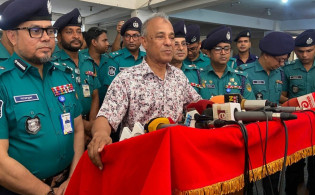 কাঁচের ঘরে রিমান্ড ঘোষণা স্বরাষ্ট্র উপদেষ্টার