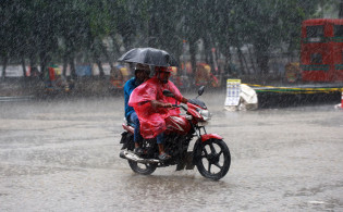 বৃষ্টি ও তাপমাত্রা নিয়ে যে বার্তা দিল আবহাওয়া অফিস