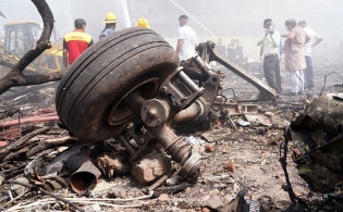 বিমান বিধ্বস্ত হওয়ার আগে শেষ বার্তায় যা বলেছিলেন পাইলট