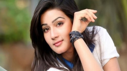ঢালিউড ছেড়ে নিউইয়র্কে এখন মাহিয়া মাহি
