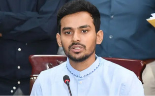 সেই নারীকে নিয়ে আসিফ মাহমুদের স্ট্যাটাস