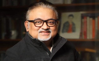 তুষারের স্ট্যাটাসে প্রেস সচিবকে তিরস্কার