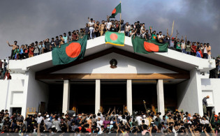 সরকারি ছুটি ঘোষণা: ‘জুলাই গণঅভ্যুত্থান দিবস’
