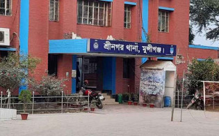 জমজ কন্যা সন্তানকে পুকুরে ফেলে হত্যা, মা-বাবা আটক
