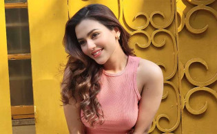 অন্ধকারে চাপা থাকা সত্যি ফাঁস করলেন নুসরাত ফারিয়া