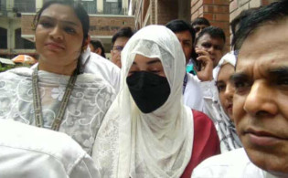বোরকা পরে-মুখ ঢেকে আদালতে অপু বিশ্বাস