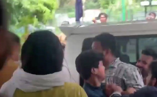 এসপি অফিসে আশ্রয় নিয়ে বার্তা দিলেন হাসনাত