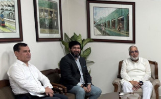 সরকারি কোম্পানিকে শেয়ারবাজারে আনতে জ্বালানি উপদেষ্টার সঙ্গে বৈঠক