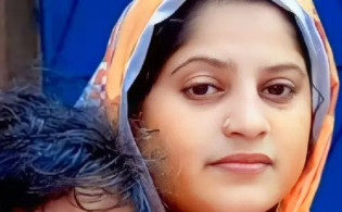 মেয়েকে বাঁচাতে গিয়ে মায়ের করুণ মৃত্যু