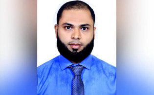সরকারি কর্মকর্তার অভূতপূর্ব সততা নিয়ে তোলপাড়