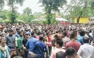 গভীর রাতে চা বাগানে ইমাম, এরপর যা ঘটলো