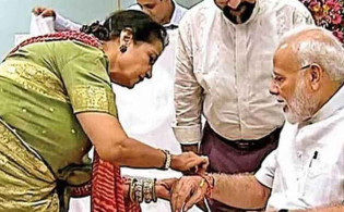 পাকিস্তানি নারীর সঙ্গে মোদির সম্পর্কের পেছনের গল্প