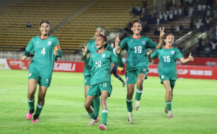 নারী ফুটবলারদের ‘পাঙ্গাশ মাছ’ বিতর্ক
