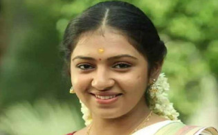 জনপ্রিয় অভিনেত্রীর বিরুদ্ধে নারী অপহরণের অভিযোগ