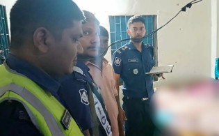 পাশের ঘরে বরকে অপেক্ষায় রেখে নববধূর কাণ্ড