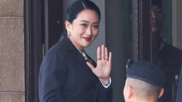 ৩৯ বছরের সর্বকনিষ্ঠ প্রধানমন্ত্রীর ক্ষমতাচ্যুত