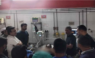 হাসপাতালে নুরের খোঁজে গিয়ে ‘ভুয়া ভুয়া’শ্লোগানের মুখে আসিফ নজরুল