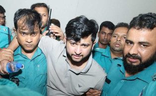কেএফসির চিকেন নিয়ে আদালতে তৌহিদ আফ্রিদির পরিবার