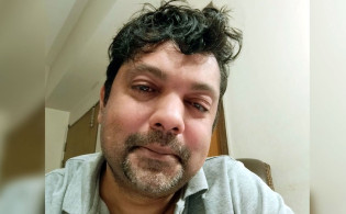 ‘আমি স্ট্যাটাস দিই আর গালি শুনি’
