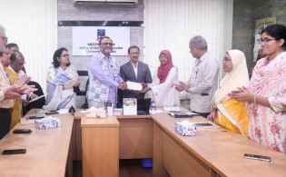 ঢাবি ছাত্রীদের অ্যাকাউন্টে যাচ্ছে ৩ হাজার টাকা