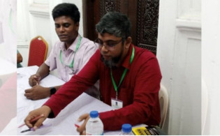 পূরণকৃত ব্যালট পেপার দেওয়া সেই পোলিং অফিসারকে অব্যাহতি