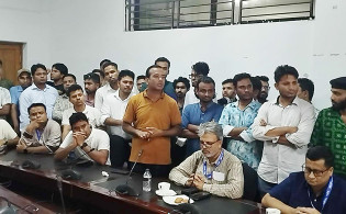 ‘জামায়াতি প্রশাসন’ আখ্যায় বিপাকে ঢাবি উপাচার্য