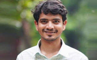 স্বতন্ত্র শামীমকে নিয়ে ঢাবিতে তোলপাড়!