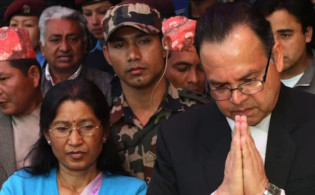 সাবেক প্রধানমন্ত্রীর স্ত্রীর শারীরিক অবস্থা নিয়ে বিভ্রান্তি