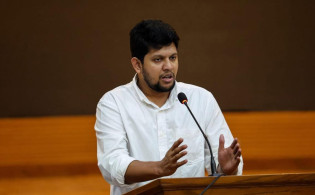 লন্ডনে উপদেষ্টার নিরাপত্তা নিয়ে ধোঁয়াশা