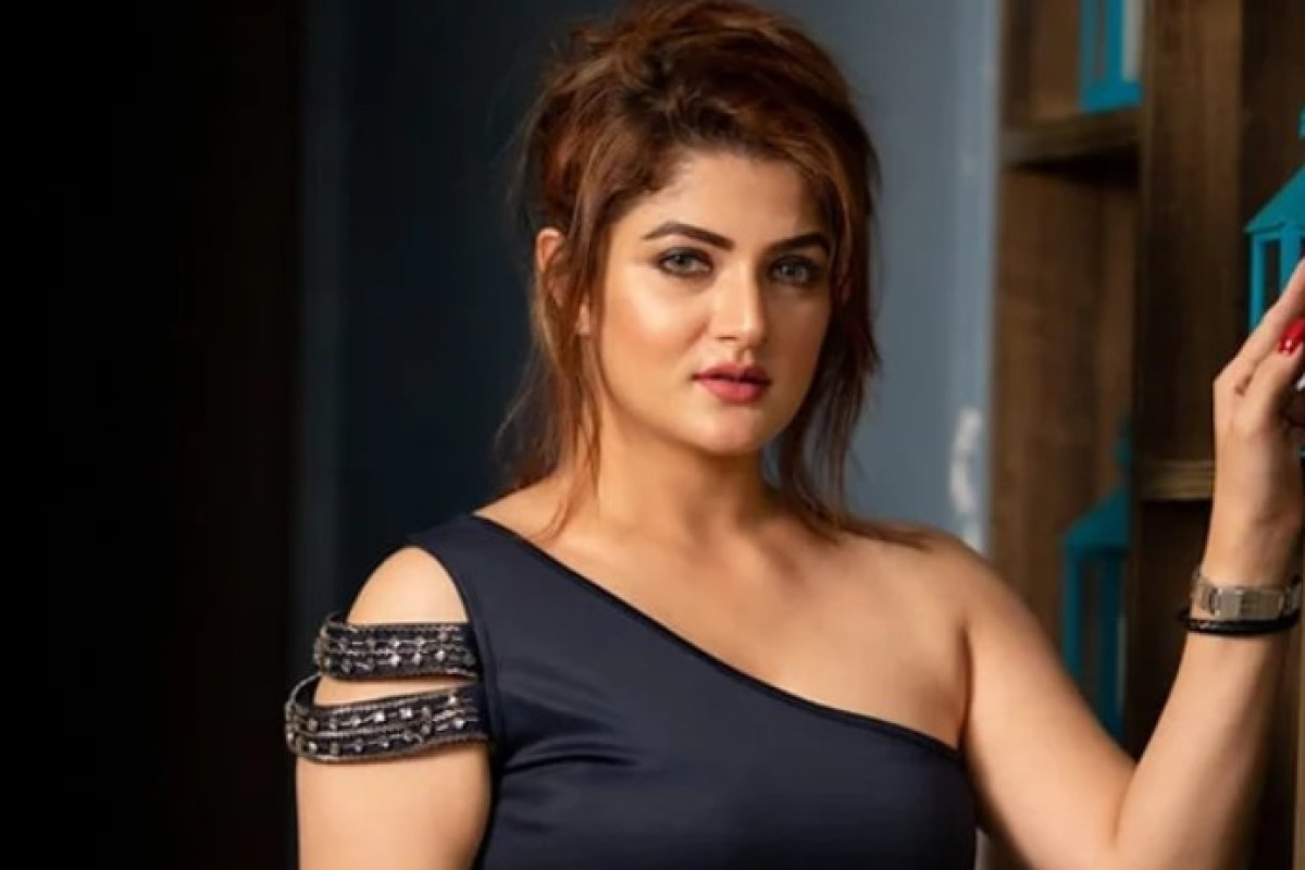 ছেলের বন্ধুরা আমাকে ‘দিদি’ বলে ডাকে