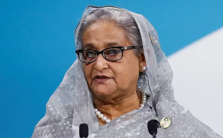 প্রফেসরের মাথার চালে সর্বস্বান্ত শেখ হাসিনা