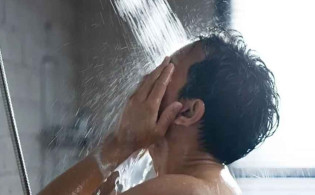 গোসল ফরজ অবস্থায় ৫ কাজ করা নিষেধ