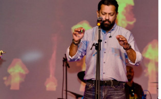 হঠাৎ করেই সরে দাঁড়ানোর সিদ্ধান্ত ঘোষণা তাহসানের