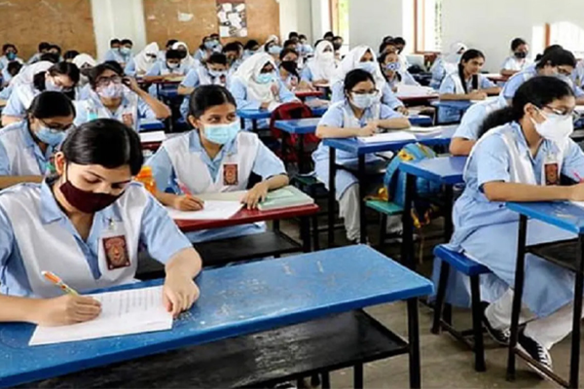 এইচএসসি পরীক্ষার্থীদের জন্য ব্রেকিং নিউজ
