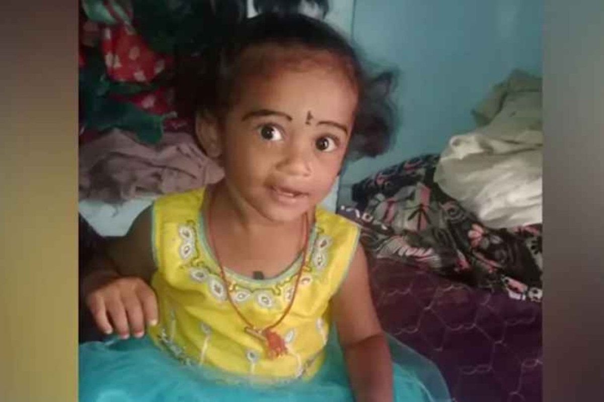 দুধের পাতিলে পড়ে গেল শিশু, অতঃপর...