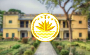 ইউনূসের সফরসঙ্গী নিয়ে বিতর্ক, প্রেস উইং দিল পাল্টা তথ্য