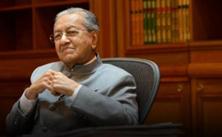 ট্রাম্পের ২০ দফা প্রস্তাবে মাহাথিরের সতর্ক বার্তা