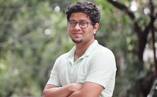 বাবা-মায়ের পক্ষ নিয়ে নূহাশ হুমায়ূনের স্পষ্ট বার্তা