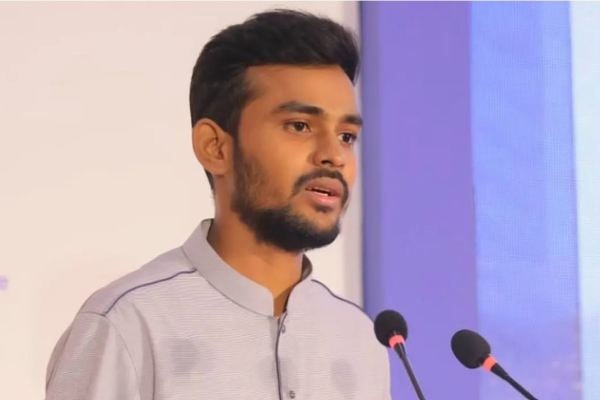 ‘সেফ এক্সিট’ নিয়ে মুখোমুখি দুই উপদেষ্টা