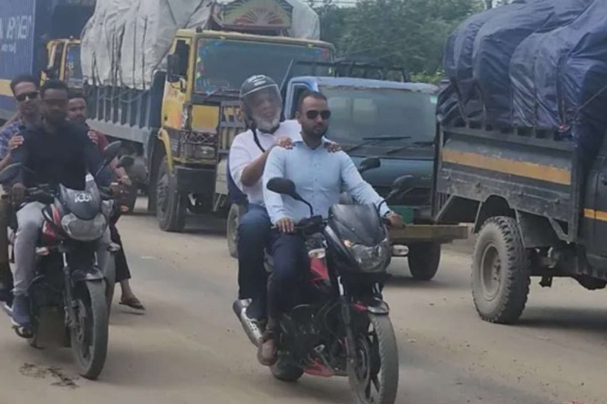 সড়ক ও সেতু উপদেষ্টার রোজনামচায় ধরা পড়লো চমকপ্রদ সত্য