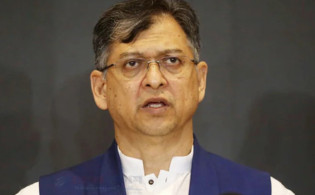 ১০ বছর পর সেই রাতের স্মৃতিচারণ করলেন সালাহউদ্দিন আহমেদ