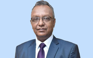 স্ত্রীসহ সাবেক বিএফআইইউ প্রধানের দেশত্যাগে নিষেধাজ্ঞা