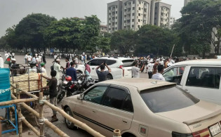 জুলাই যোদ্ধাদের সঙ্গে পুলিশের পাল্টাপাল্টি ধাওয়া