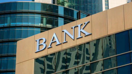 ব্যাংক খাতে চমক: ১৭ মাস পর দুই অঙ্কে ফিরে এল আমানতের হার