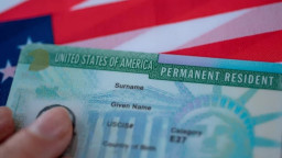 যুক্তরাষ্ট্রে গ্রিনকার্ড বাতিলের ঝড়, বিপাকে বাংলাদেশিরা