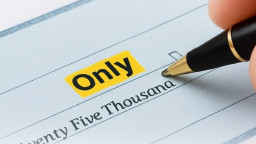 চেক লেখার সময় এই ভুলটি করলেই শেষ