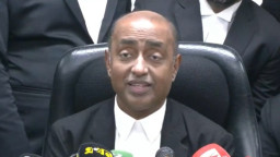 পদে থেকেই ভোটে নামার সিদ্ধান্তে বিতর্কে অ্যাটর্নি জেনারেল